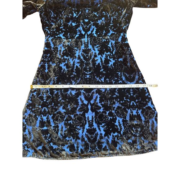 By Anthropologie Mock-Neck Velvet Mini Dress
blue Black 2 Velvet Burnout - Picture 6 of 9
